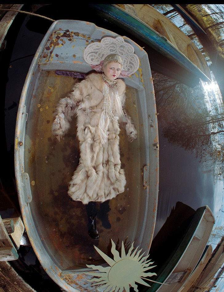 Should you wonder to try the hardness of Tzar-maiden, be wise to only use boats of oak